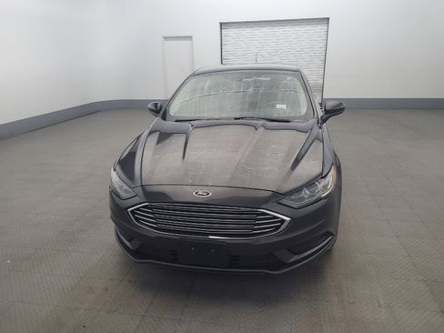 Used 2018 Ford Fusion SE w/ Fusion SE Technology Package FWD image 15