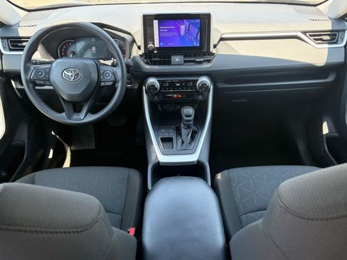 Used 2025 Toyota RAV4 XLE FWD image 25