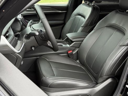 New 2025 Jeep Grand Cherokee L Limited w/ Luxury Tech Group II image 19