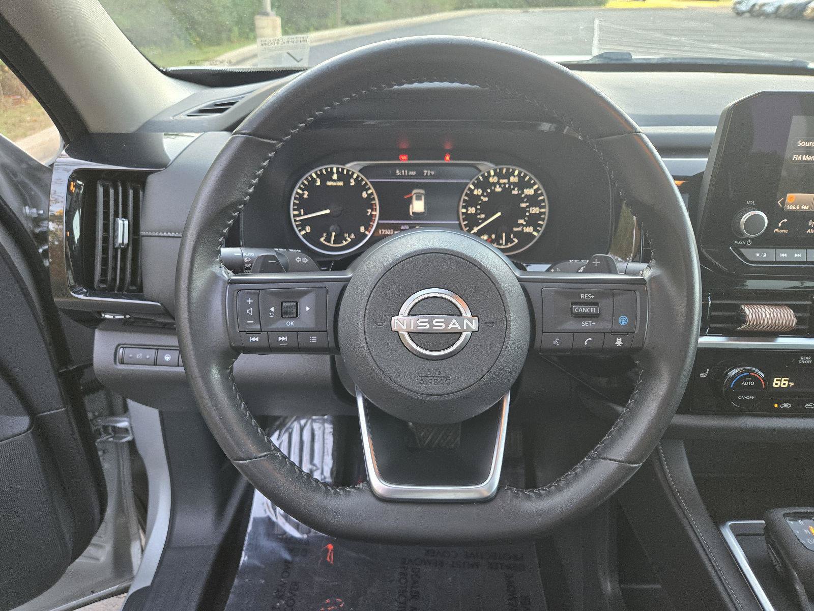 Used 2025 Nissan Pathfinder SV w/ SV Premium Package AWD/4WD image 17
