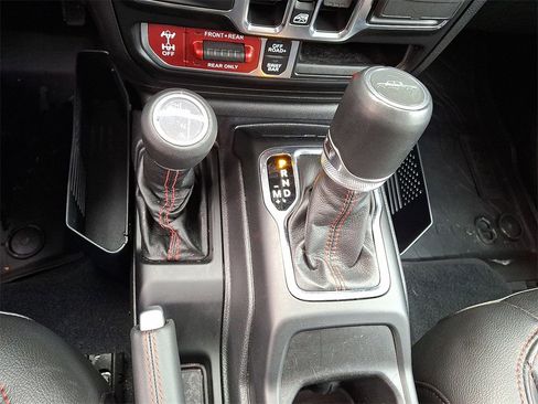 Used 2022 Jeep Gladiator Rubicon image 22