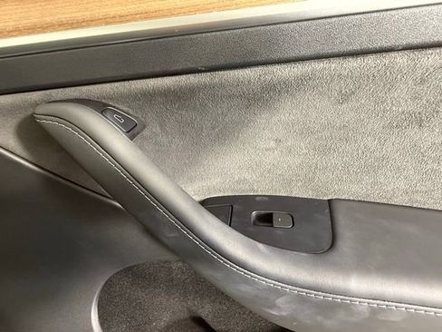 Used 2024 Tesla Model Y Long Range image 33