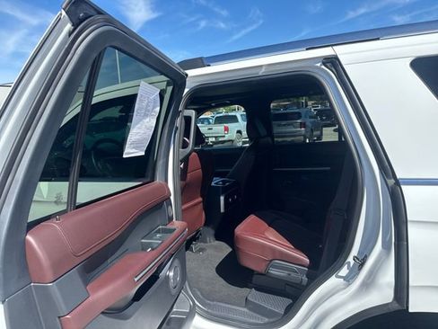 Used 2024 Ford Expedition Limited RWD image 14