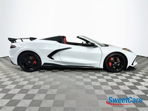 Used 2022 Chevrolet Corvette Stingray Premium Conv w/ Z51 Performance Package RWD image 8