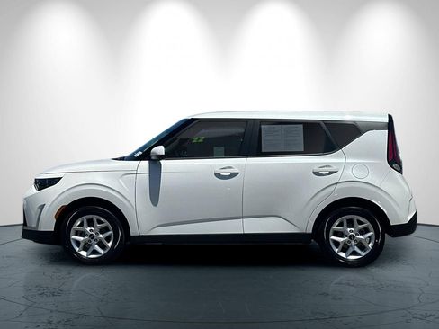 Used 2025 Kia Soul LX w/ LX Technology Package FWD image 7
