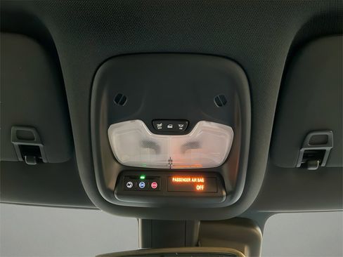 Used 2025 Chevrolet TrailBlazer RS w/ Convenience Package image 29