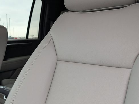 New 2026 Chevrolet Suburban LT w/ Comfort Package image 18