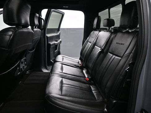 Used 2019 Ford F150 XLT w/ Equipment Group 302A Luxury AWD/4WD image 17