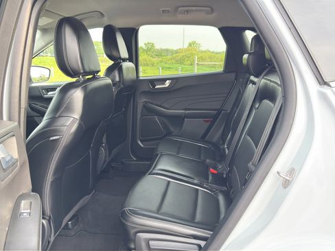 Used 2025 Ford Escape Platinum AWD/4WD image 35