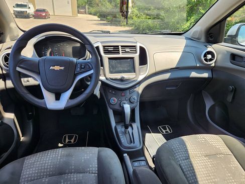 Used 2018 Chevrolet Sonic LS FWD image 17
