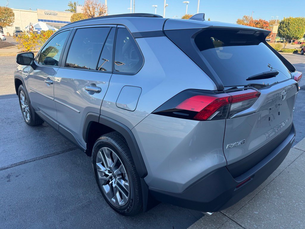 Used 2023 Toyota RAV4 XLE Premium FWD image 2