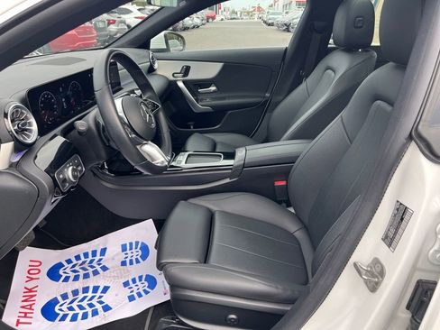 Used 2025 Mercedes-Benz CLA 250 4MATIC image 9