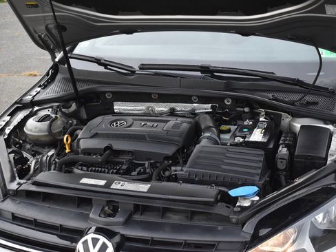 Used 2015 Volkswagen Golf S image 33