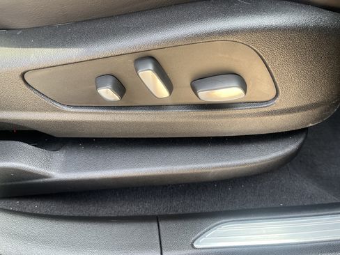 Used 2025 Cadillac XT5 Premium Luxury w/ Technology Package image 18