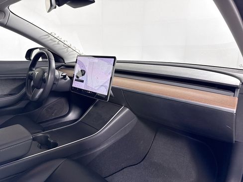 Used 2018 Tesla Model 3 RWD image 27
