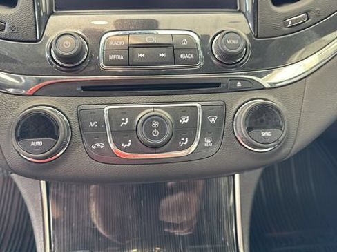 Used 2019 Chevrolet Impala Premier w/ Premier Convenience Package FWD image 11