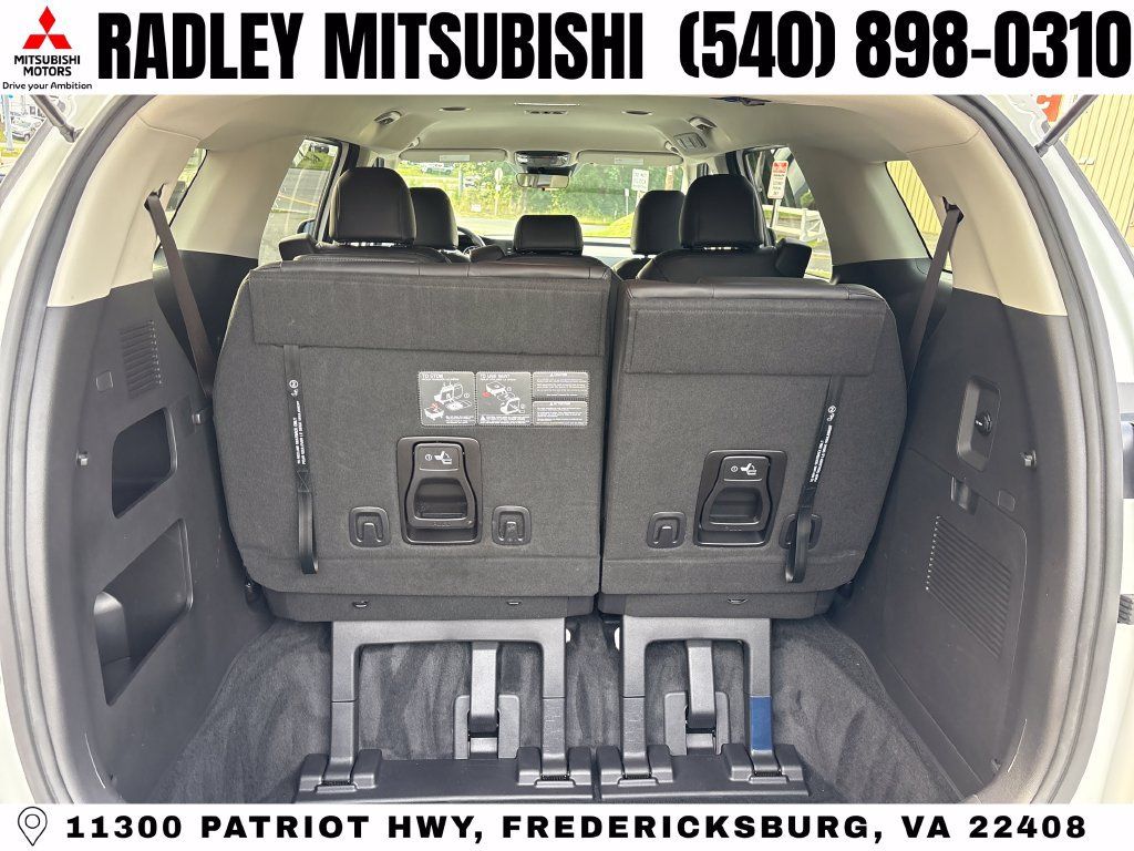 Used 2023 Kia Carnival LX FWD image 14