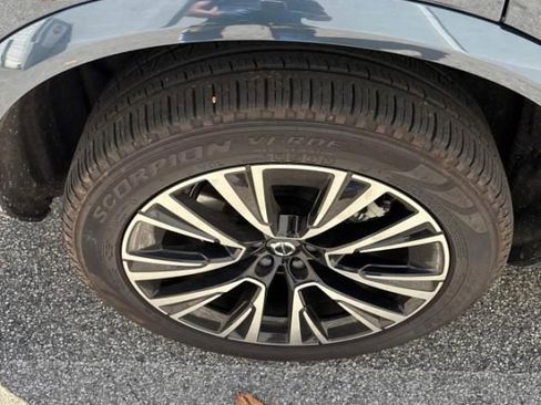 Used 2025 Volvo XC90 T8 Plus w/ Protection Package Premier AWD/4WD image 5