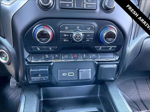 Used 2019 Chevrolet Silverado 1500 LT Trail Boss AWD/4WD image 15