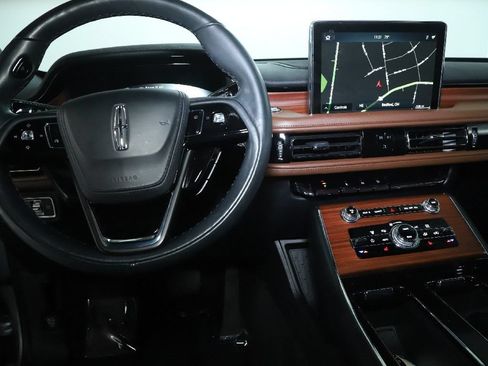 Certified 2023 Lincoln Aviator Reserve AWD/4WD image 28