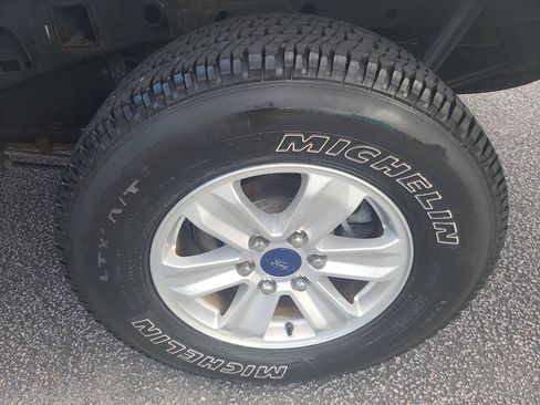 Used 2017 Ford F150 XLT AWD/4WD image 10
