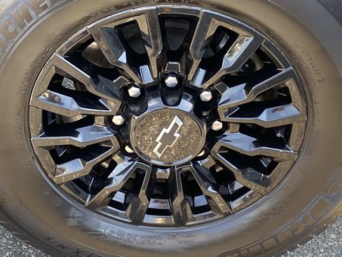 Used 2022 Chevrolet Silverado 3500 LT w/ Convenience Package AWD/4WD image 28