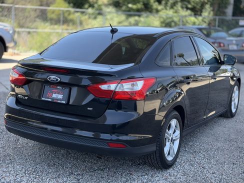 Used 2014 Ford Focus SE FWD image 6
