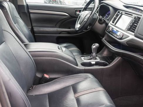 Used 2018 Toyota Highlander SE w/ Protection Package #3 AWD/4WD image 11