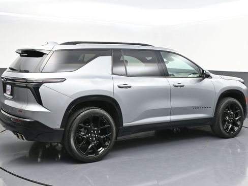 Used 2024 Chevrolet Traverse RS FWD image 7