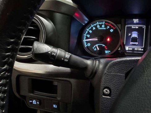 Used 2019 Toyota Tacoma SR5 RWD image 41
