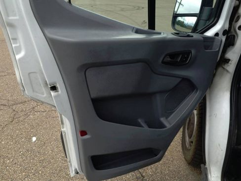 Used 2018 Ford Transit 250 148 Low Roof RWD image 10