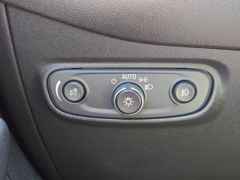 Used 2020 Chevrolet Equinox LT FWD image 24