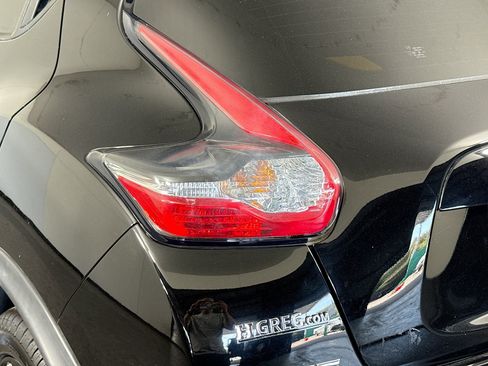 Used 2017 Nissan Juke SV image 36