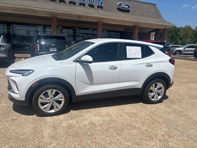 Used 2025 Buick Encore GX Preferred FWD image 1