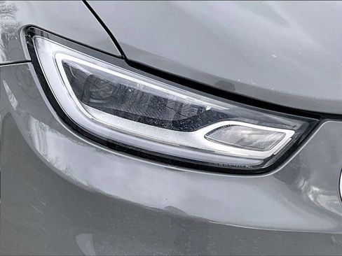 Used 2023 Chrysler Pacifica Touring-L FWD image 31