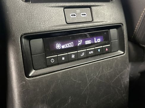 Used 2024 MAZDA CX-90 Plug-In Hybrid w/ Preferred AWD/4WD image 27