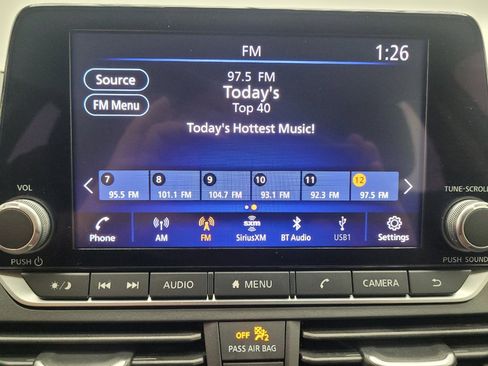 Used 2025 Nissan Altima 2.5 SV FWD image 25