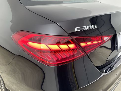 Used 2022 Mercedes-Benz C 300 4MATIC Sedan image 12