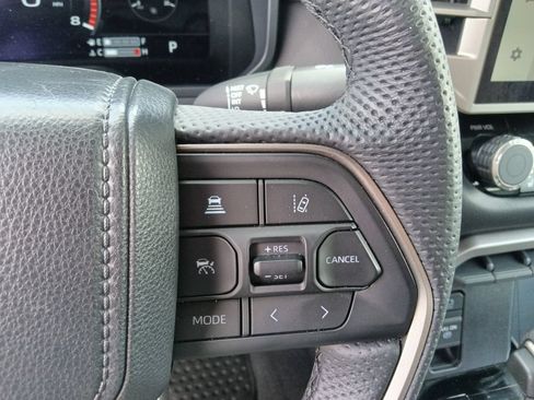 Used 2025 Toyota Tundra Limited AWD/4WD image 20