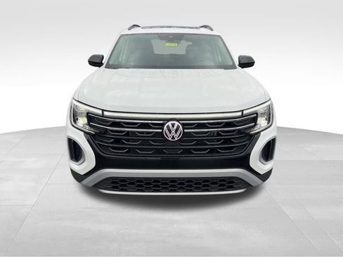 New 2026 Volkswagen Atlas Peak Edition AWD/4WD image 3