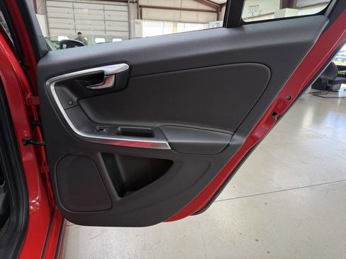 Used 2018 Volvo S60 T5 Dynamic w/ Vision Package image 14