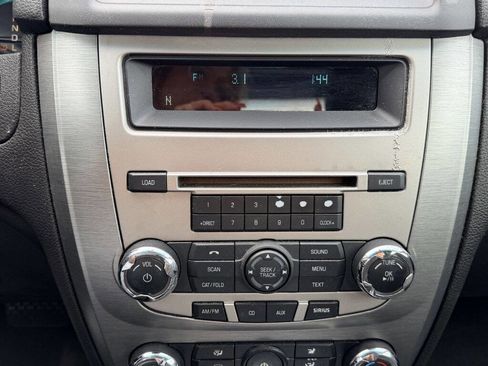 Used 2010 Ford Fusion SE FWD image 16