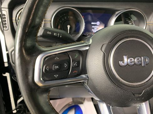 Used 2021 Jeep Wrangler Unlimited Sahara AWD/4WD image 19