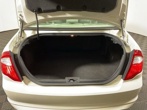 Used 2012 Ford Fusion SE FWD image 12