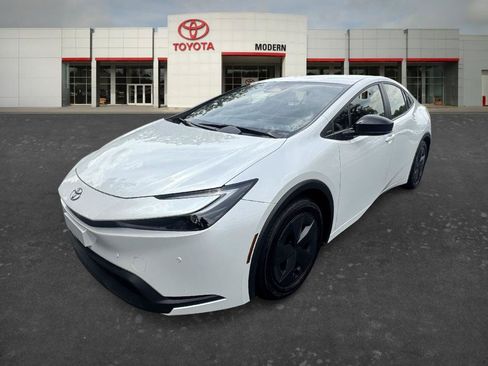 Certified 2025 Toyota Prius LE FWD image 1