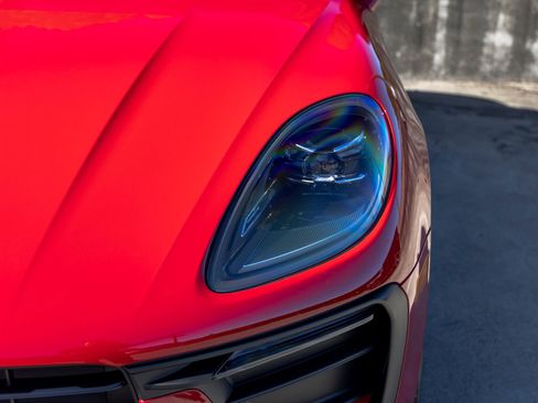 New 2026 Porsche Macan AWD/4WD image 16