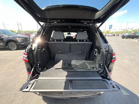 Used 2023 BMW X7 xDrive40i w/ M Sport Package AWD/4WD image 8