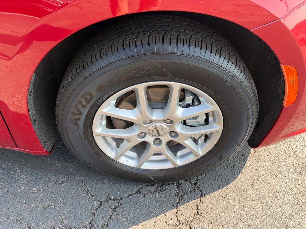 Certified 2025 Chrysler Pacifica Select FWD image 10