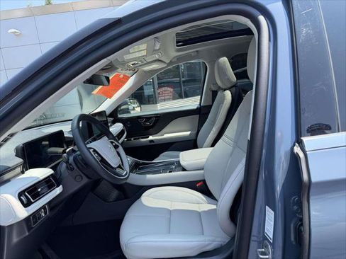Used 2025 Lincoln Aviator AWD w/ Equipment Group 101A image 16