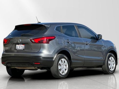 Used 2019 Nissan Rogue Sport S image 3